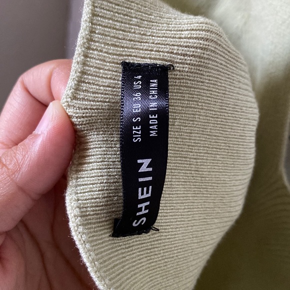 Crop SHEIN top - Picture 4 of 4